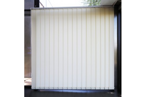 Estore Vertical 127mm em Tecido Liso Translúcido Económico Light Estore Vertical 127mm em Tecido Liso Translúcido Económico Light