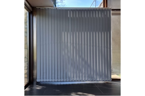 Estore Vertical 127mm em Tecido Liso Blackout Premium Estore Vertical 127mm em Tecido Liso Blackout Premium