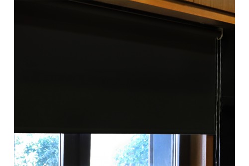 Estore de Rolo em Tecido Liso Blackout Médio Estore de Rolo em Tecido Liso Blackout Médio