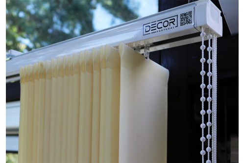 Estore Vertical 127mm em Tecido Liso Translúcido Económico Light Estore Vertical 127mm em Tecido Liso Translúcido Económico Light